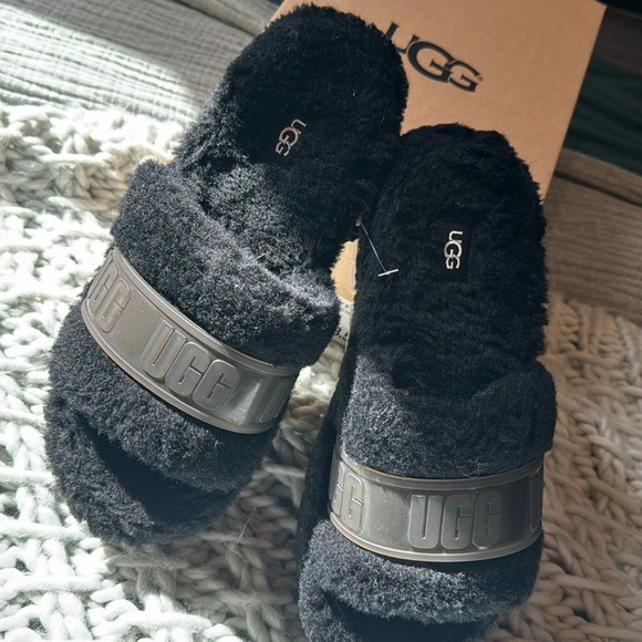 NWT no box Ugg platforms 8 has tag on bottom - Picture 2 of 7